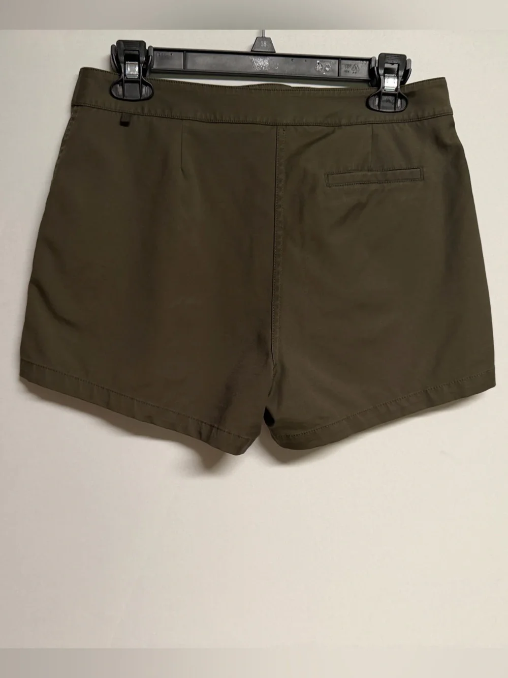 Lululemon This Instant Dark Olive Shorts Size 8